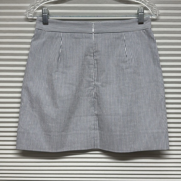 J. Crew NWT Seersucker Button-front
Mini Skirt Size 6P - Picture 5 of 11